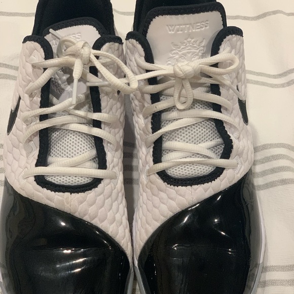 Nike Basketball - Picture 1 of 2